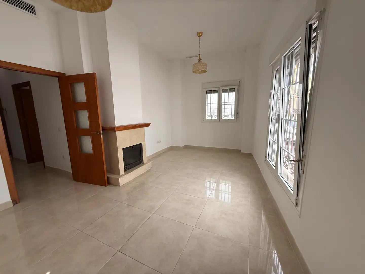 Sala d'estar de Casa o xalet en venda en San Fernando amb Aire condicionat