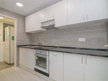 Piso con ascensor en venta en L´Hospitalet de Llobregat - CL MAS DE