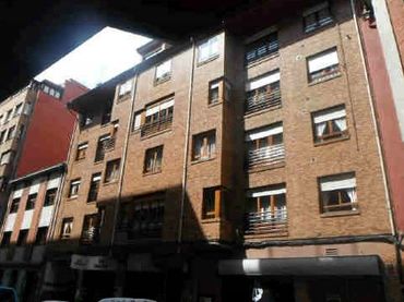 Local comercial en venta en C/ Celestino Cabeza