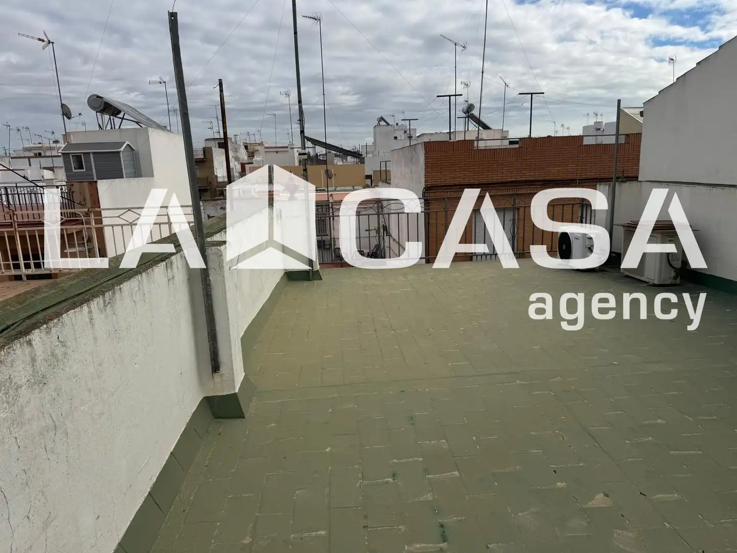 Terrace of Houses for sale in Sevilla  with Air Conditioner and Storage room