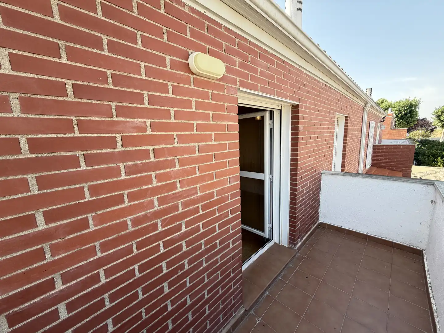 Exterior view of Houses for sale in Yunquera de Henares  with Terrace
