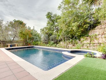 Casa con balcone in vendita a Carrer de Tomàs Guerrero