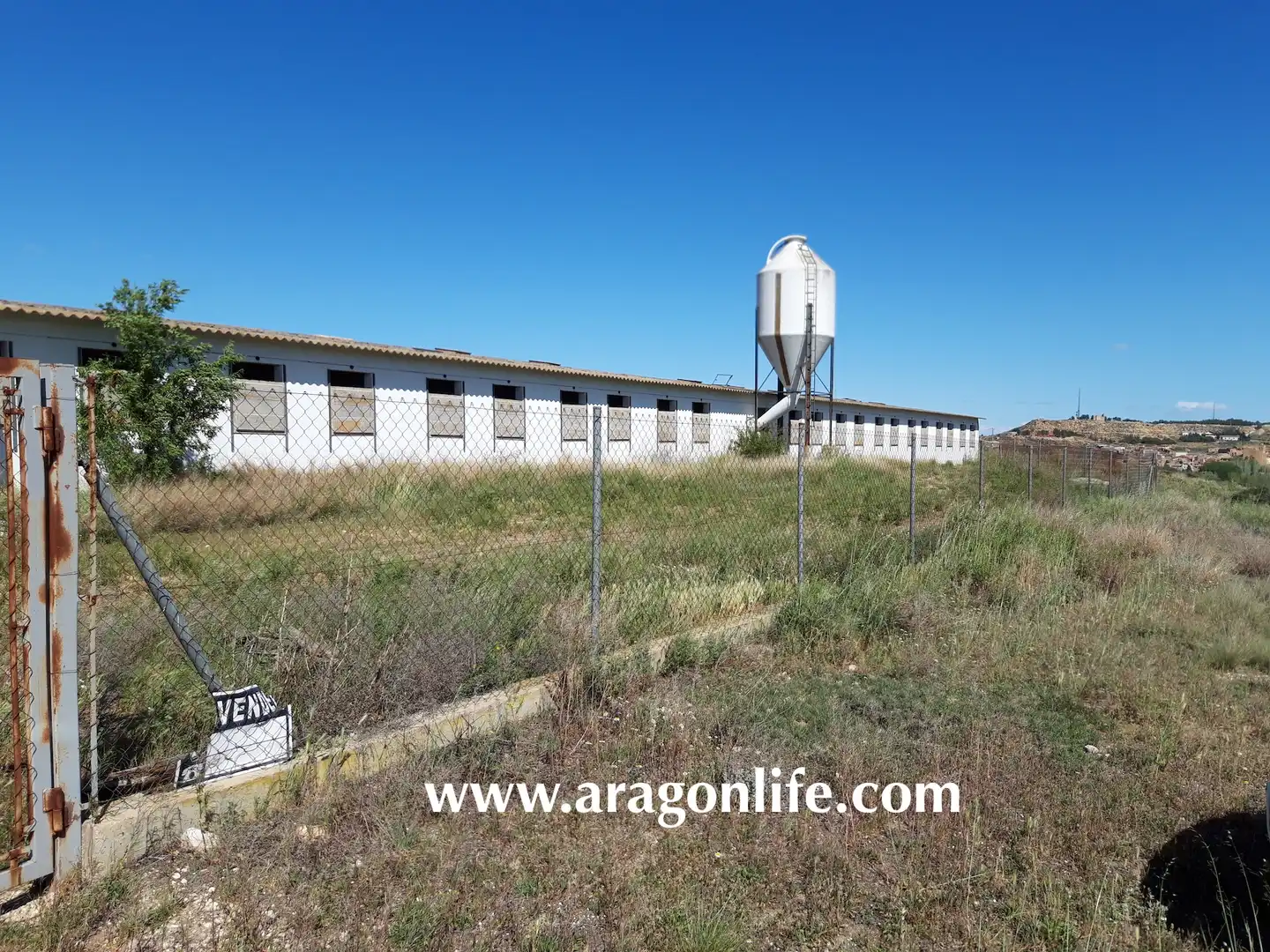 Vista exterior de Nau industrial en venda en Fabara