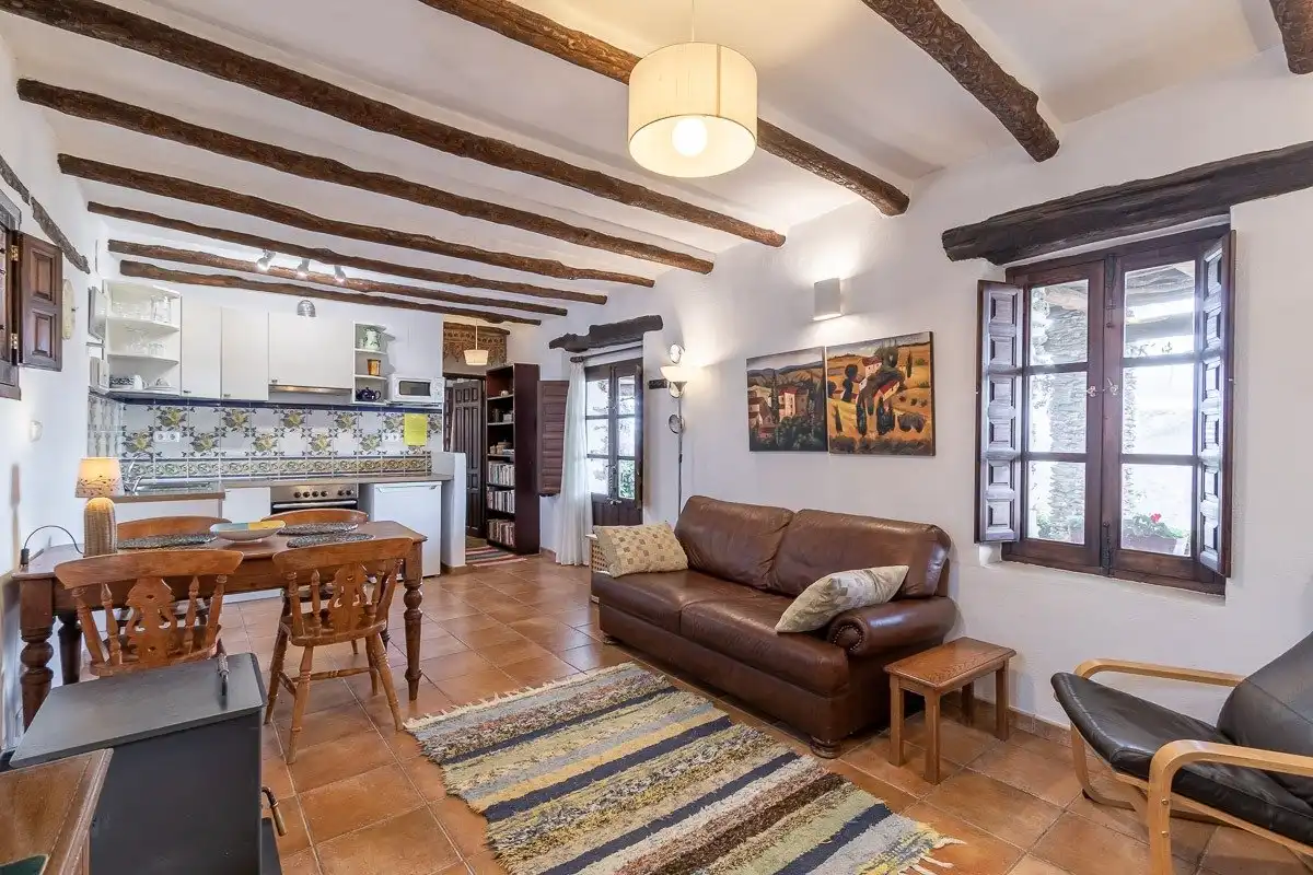 Sala d'estar de Casa o xalet en venda en Pórtugos amb Calefacció, Jardí privat i Terrassa