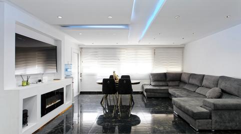 Foto 2 de Pis en venda a La Mina, Barcelona