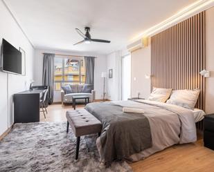 Dormitori de Apartament per a compartir en  Madrid Capital amb Aire condicionat, Moblat i Forn