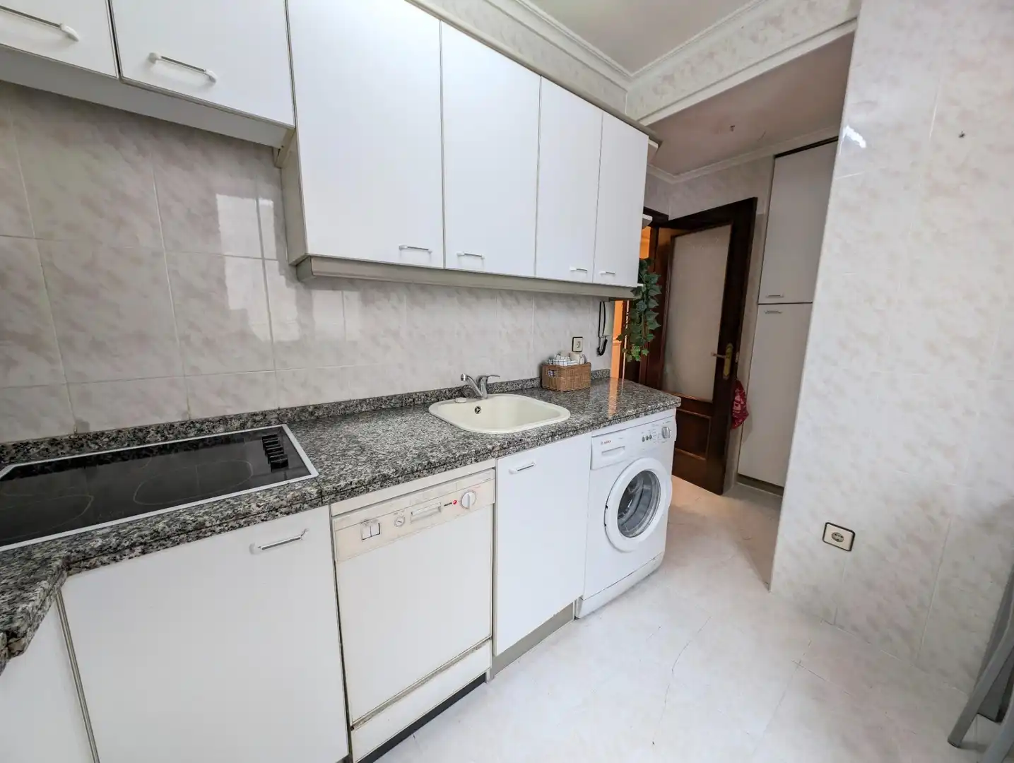 Cocina de Piso en venta en Mieres (Asturias) con Calefacción, Amueblado y Balcón