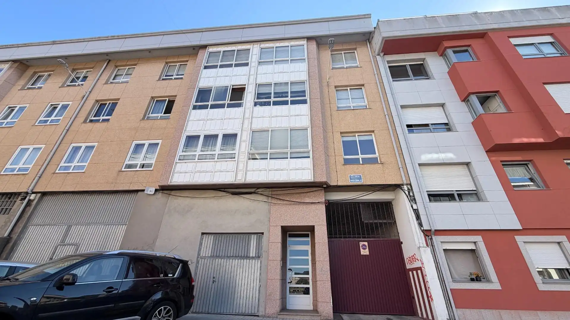 Vista exterior de Pis en venda en Cambre  amb Traster