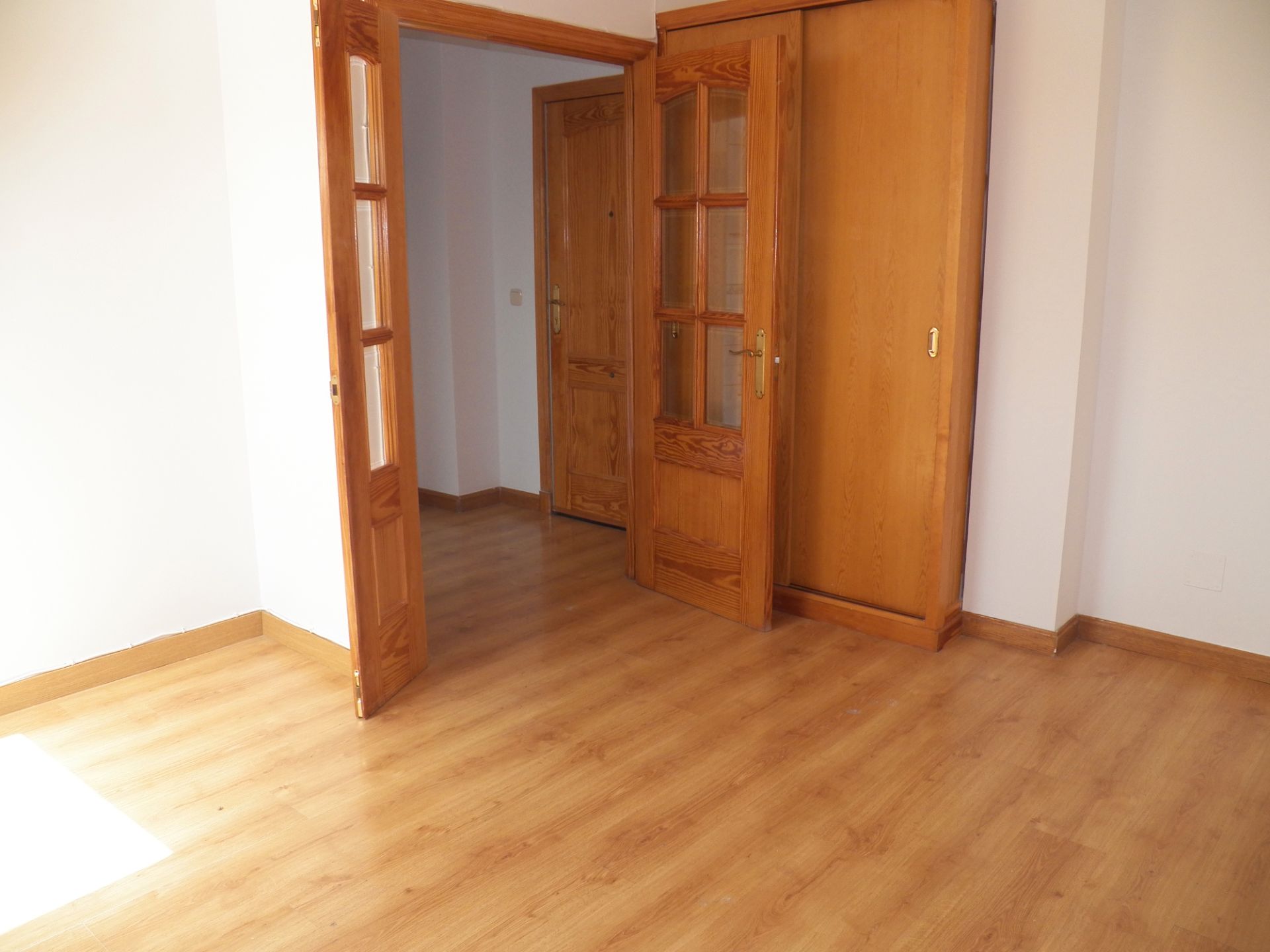 Piso de alquiler en Miraflores de la Sierra con Calefacción, Horno y Lavadora