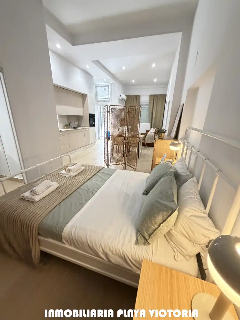 Habitación de Loft en venta en Cádiz con Aire acondicionado y Amueblado