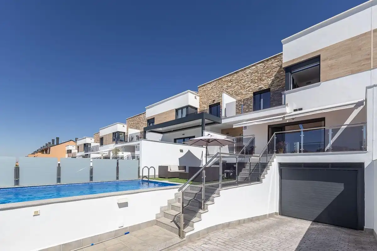 Chalet con terraza en venta en Calle Chimborazo 57
