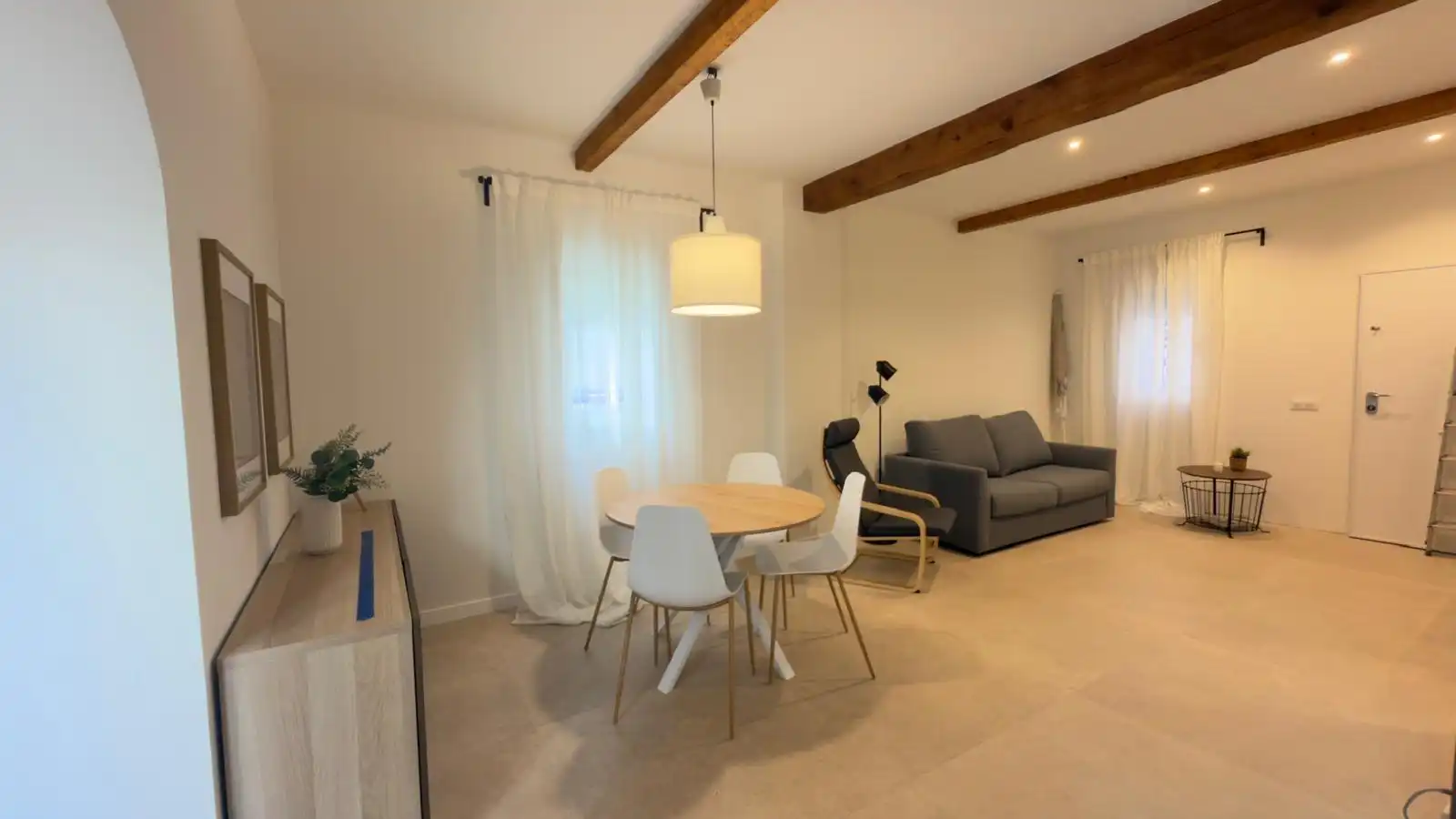 Living room of Houses for sale in Alaquàs  with Air Conditioner, Terrace and Furnished