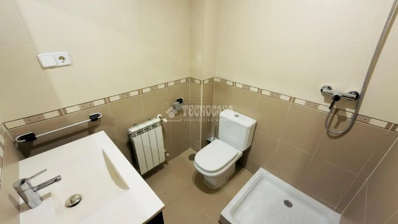 Bathroom of Detached homes for sale in Alameda de la Sagra