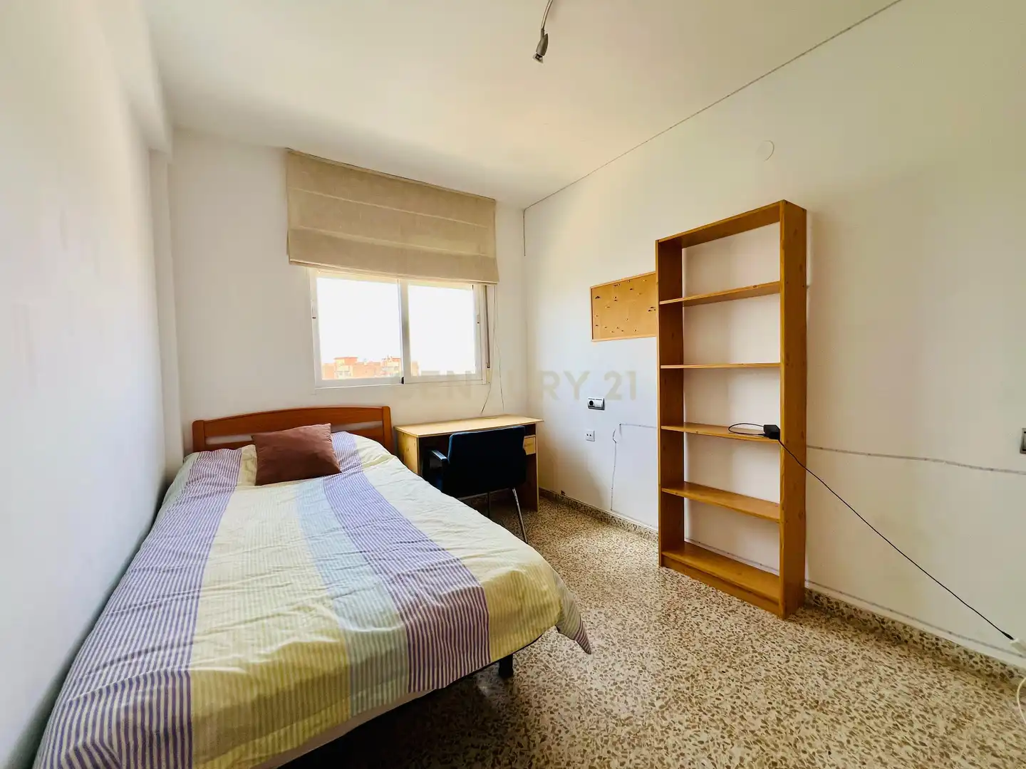 Bedroom of Flat for rent in Granada  with Air Conditioner, Oven and Washing machine