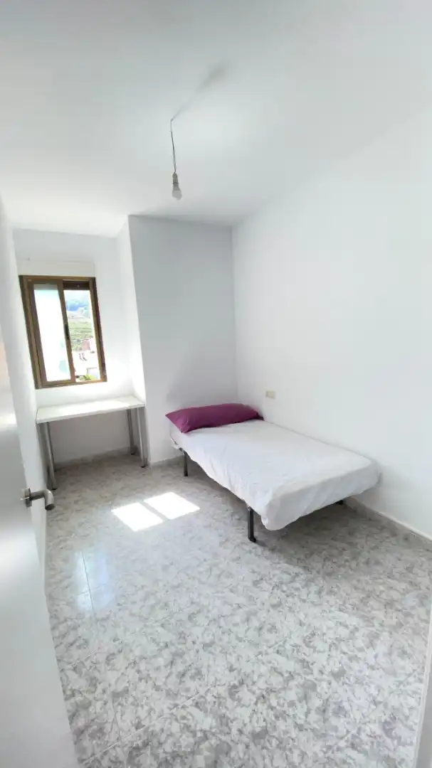Habitación de Piso en venta en Jerte con Amueblado, Horno y Lavadora