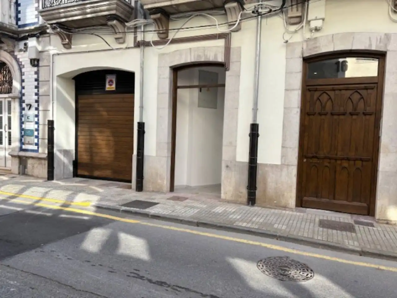 Außenansicht von Garage zur Miete in Llanes