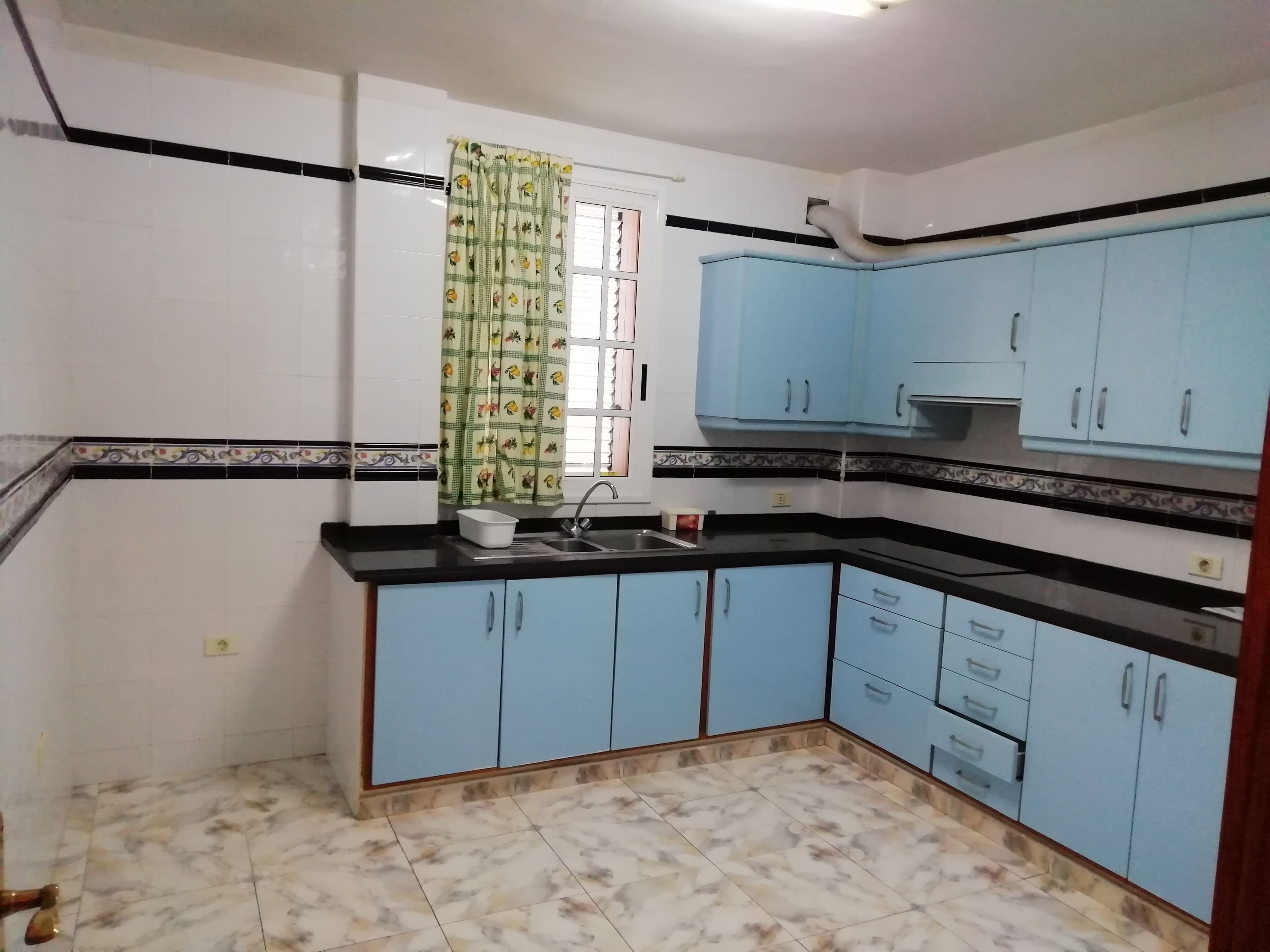 Küche von Einfamilien-Reihenhaus miete in San Cristóbal de la Laguna mit Terrasse und Ofen