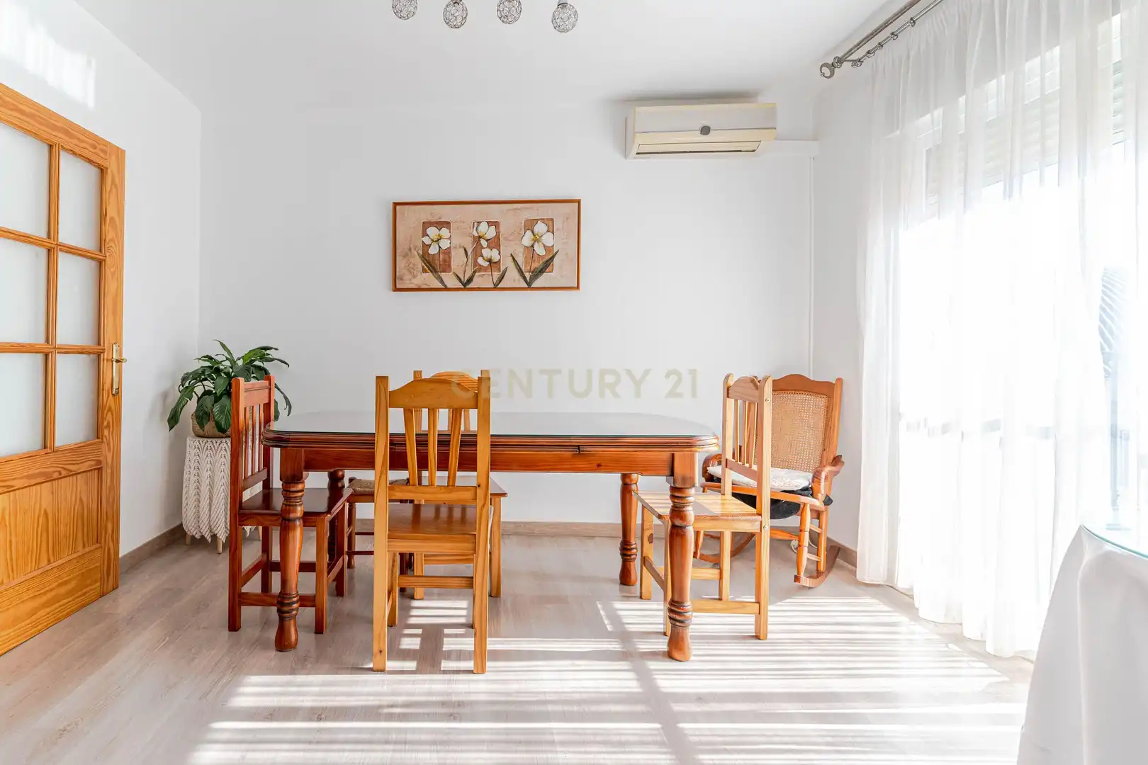 Comedor de Piso en venta en Motril con Microondas