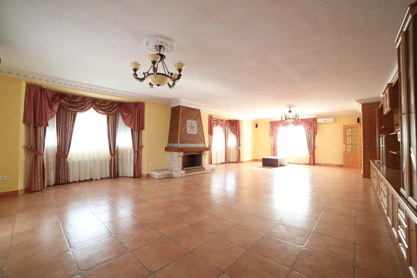 Houses for sale in Calle Monte Perdido, Batres