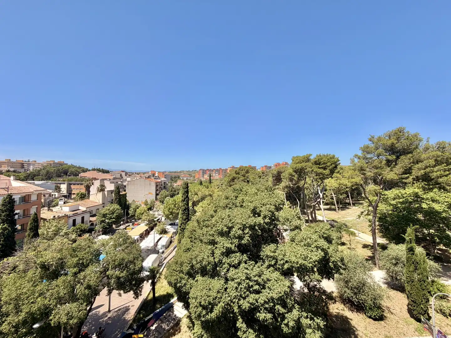 Vista exterior de Piso en venta en Figueres con Calefacción, Terraza y Horno