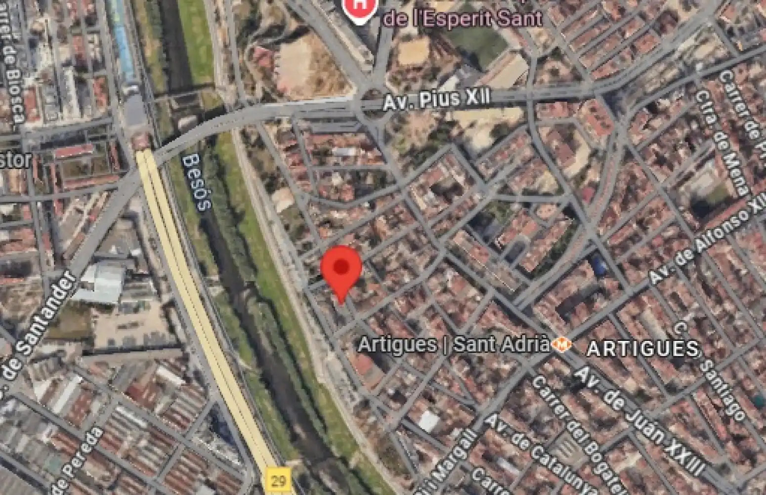 Außenansicht von Gebäude zum Verkauf in Sant Adrià de Besòs