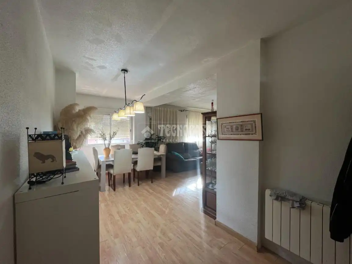 Sala d'estar de Casa adosada en venda en Velilla de San Antonio