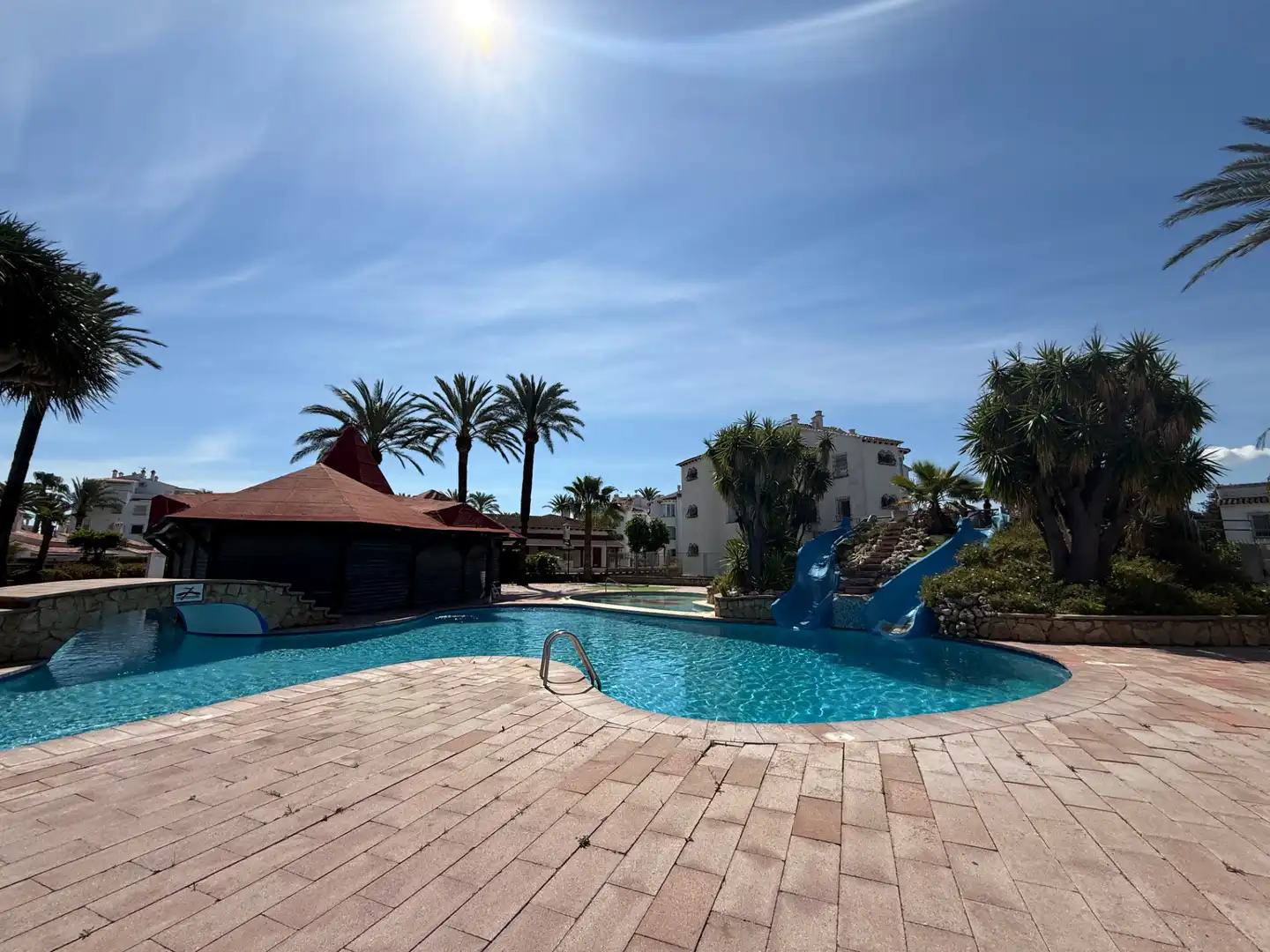 Piscina de Planta baja en venta en Dénia con Amueblado y Piscina comunitaria