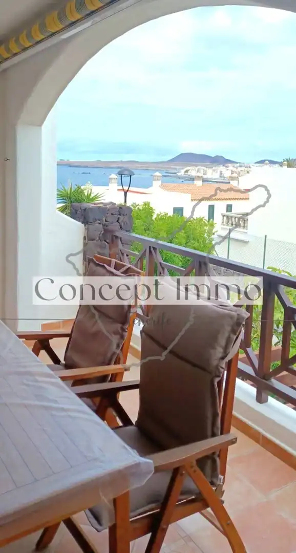 Terraza de Piso en venta en Arona con Terraza, Alarma y Piscina comunitaria