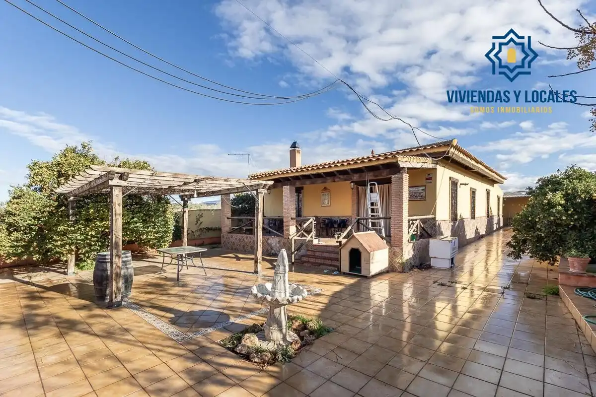Villa mit Garten zum Verkauf in La Zubia Ciudad