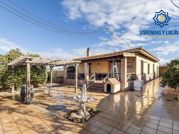 Chalet con jardín en venta en La Zubia Ciudad
