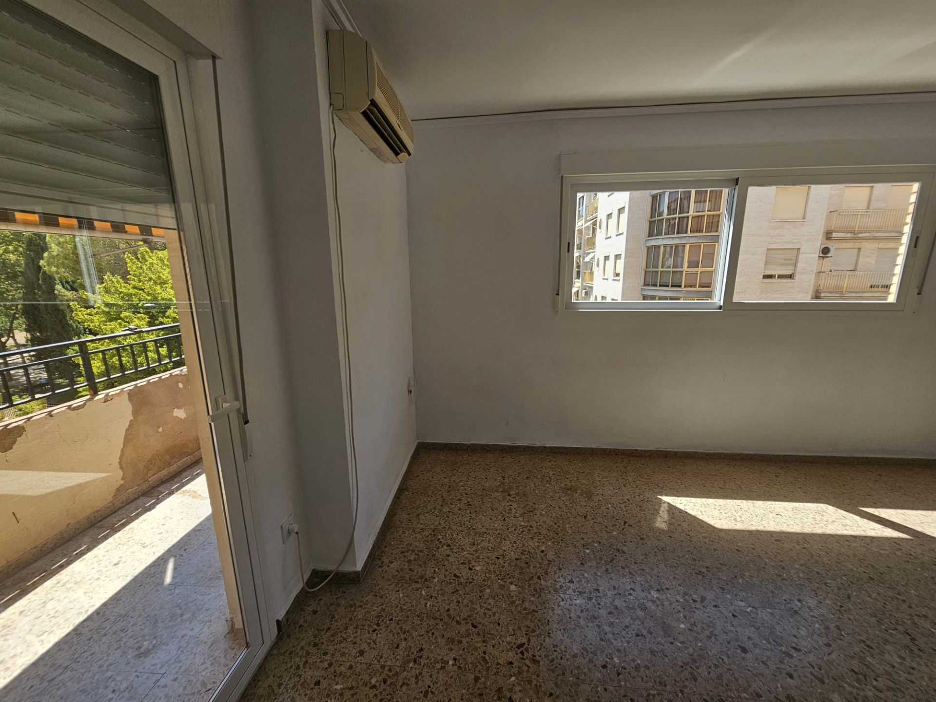 Dormitori de Pis en venda en Gandia amb Aire condicionat, Moblat i Balcó