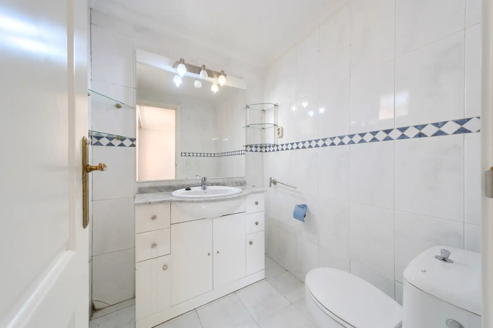 Baño de Casa adosada en venta en Madrid con Aire acondicionado, Calefacción y Terraza