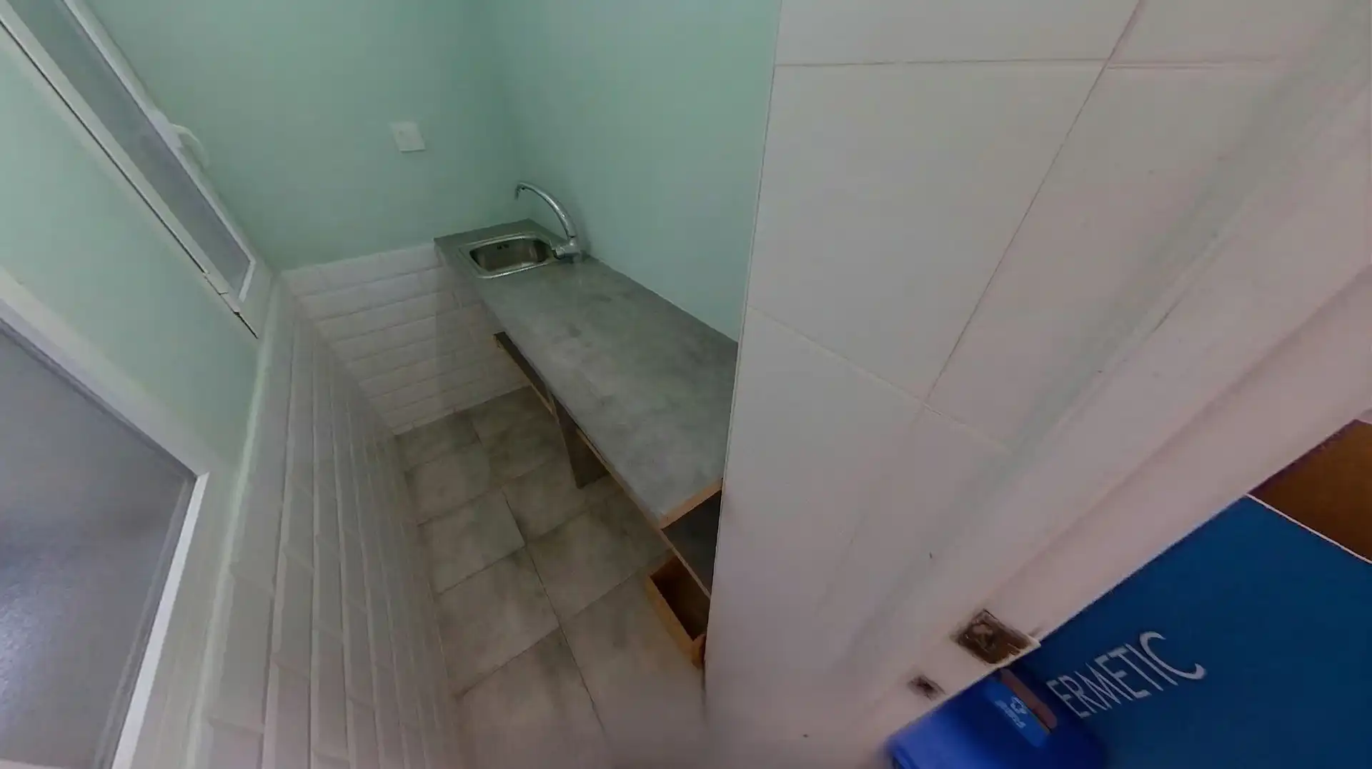 Baño de Local de alquiler en Madrid con Aire acondicionado y Calefacción