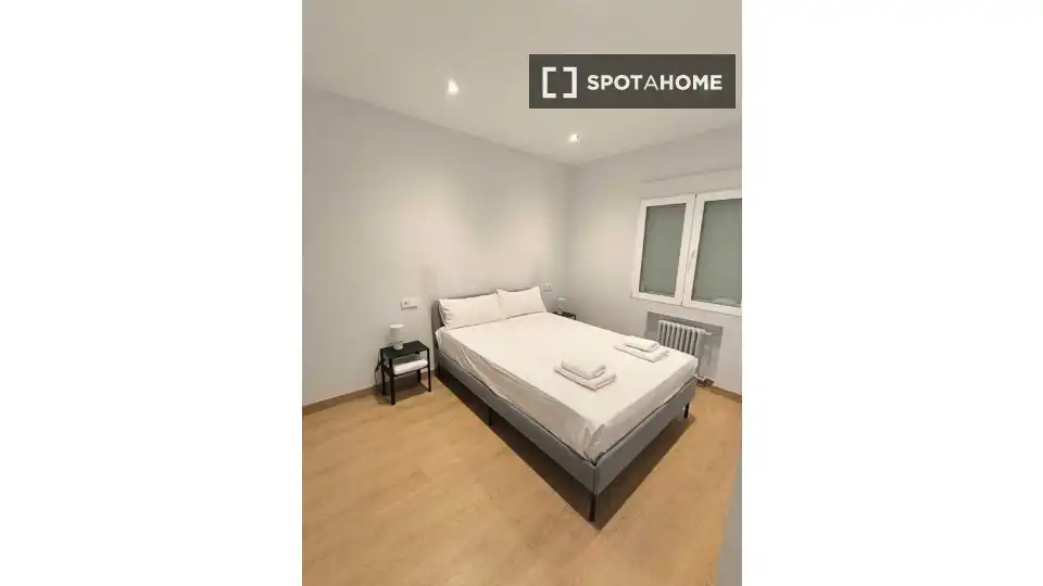 Habitación de Piso para compartir en Madrid con Aire acondicionado, Calefacción y Amueblado