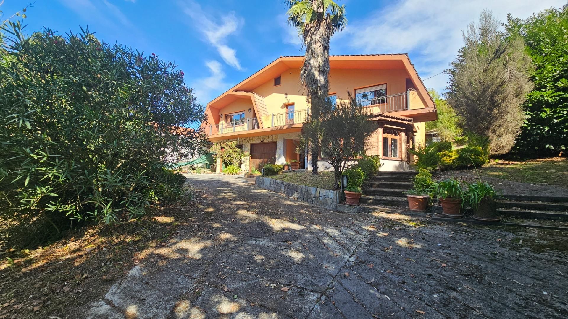 Vista exterior de Casa o xalet en venda en Laudio / Llodio amb Calefacció, Jardí privat i Traster