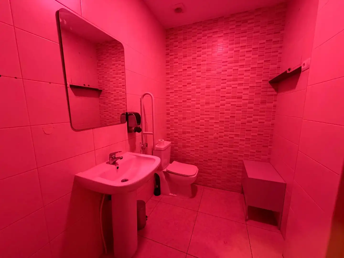 Bathroom of Commercial properties for rent in Alicante / Alacant  with Air Conditioner