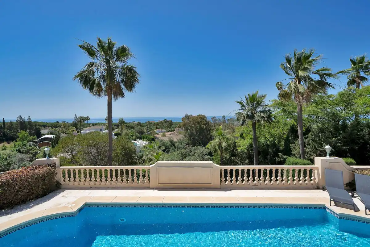 Piscina de Casa o chalet en venta en Marbella con Aire acondicionado, Calefacción y Jardín privado