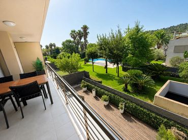 Pis amb piscina en venda a Carrer Avinguda Terol