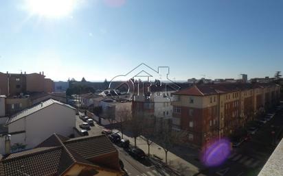 Außenansicht von Dachboden zum verkauf in Zamora Capital  mit Heizung und Terrasse