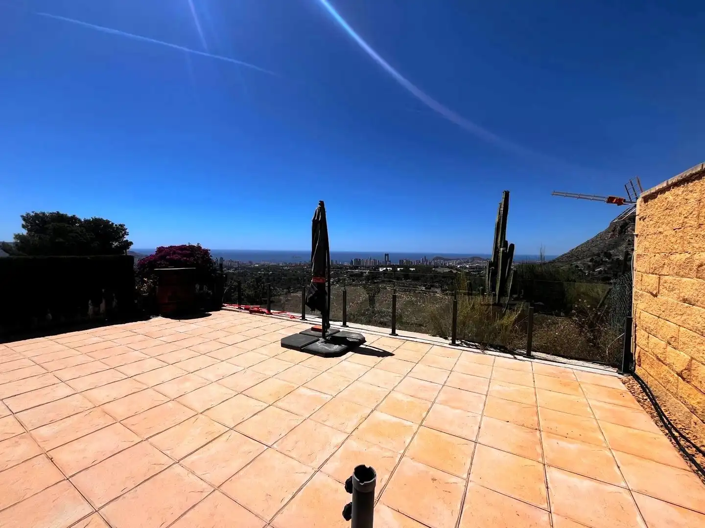 Terrasse von Erdgeschoss zum Verkauf in La Nucia mit Klimaanlage, Heizung und Privatgarten