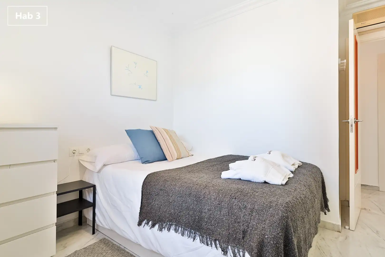 Habitación de Piso de alquiler en Málaga con Aire acondicionado, Amueblado y Internet