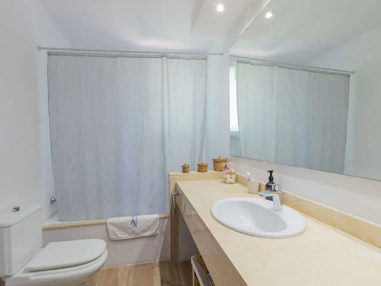 Bathroom of Houses for sale in Calvià  with Air Conditioner, Terrace and Swimming Pool