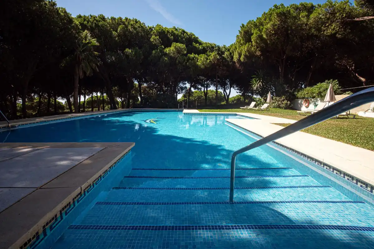 Piscina de Casa adosada en venta en Marbella con Terraza y Piscina