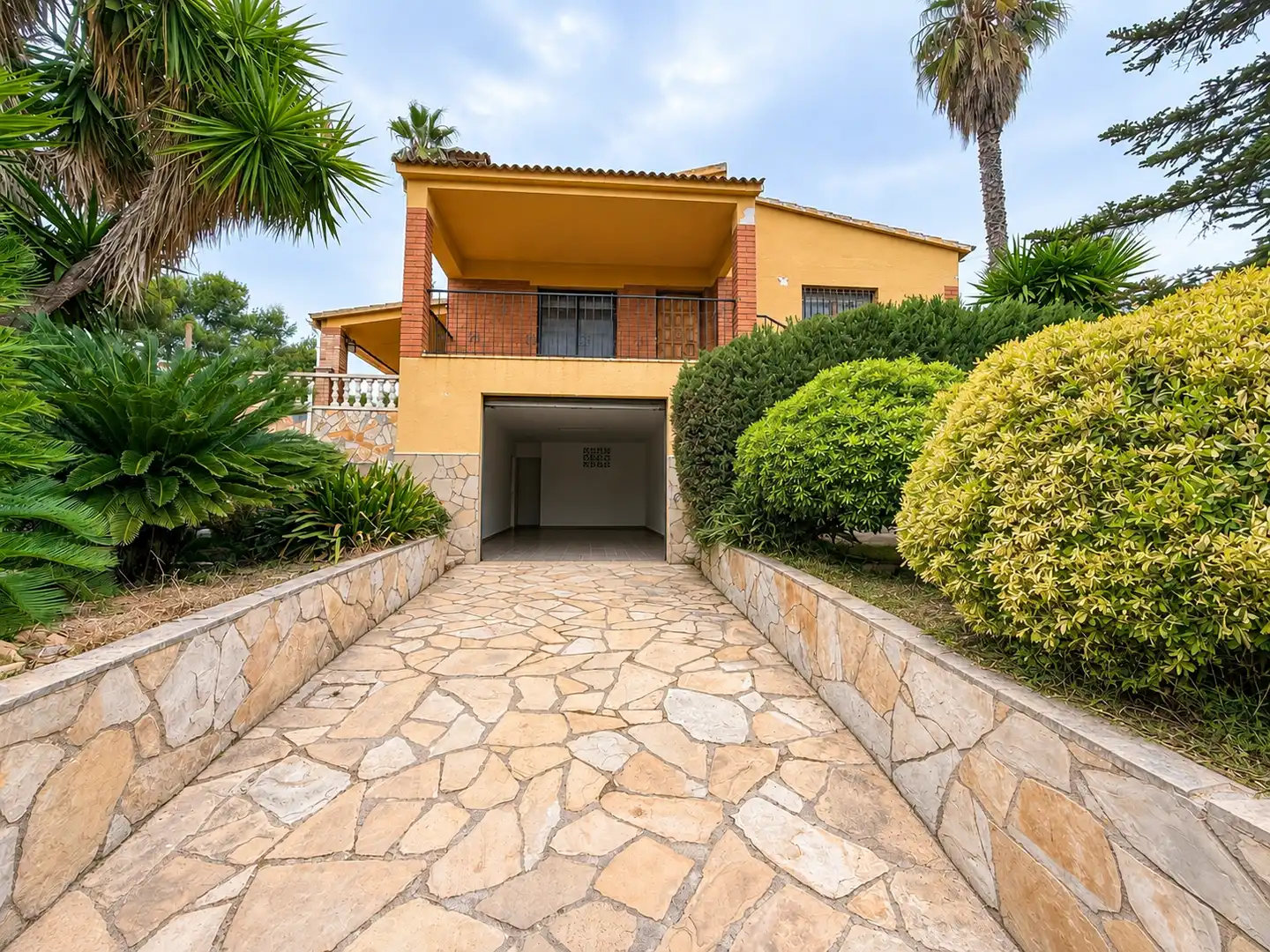 Vista exterior de Casa o chalet en venta en Olèrdola con Calefacción, Jardín privado y Terraza