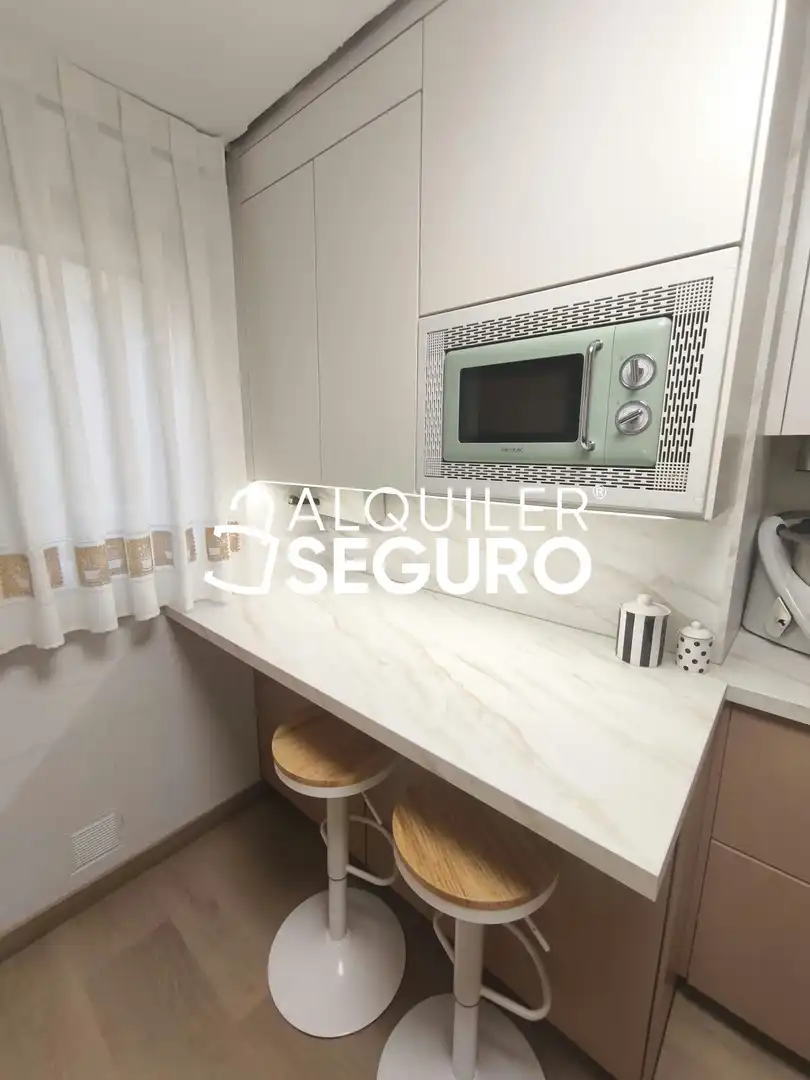 Cuina de Pis de lloguer en Zaragoza amb Aire condicionat, Calefacció i Terrassa