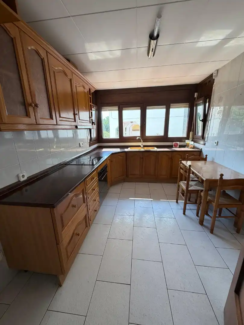 Cuina de Casa o xalet en venda en Móra la Nova amb Aire condicionat, Calefacció i Jardí privat