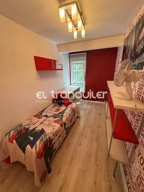 Schlafzimmer von Wohnung zur Miete in Leganés mit Möbliert und Waschmaschine