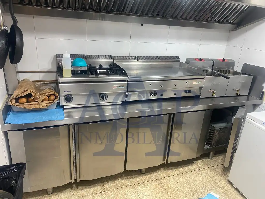 Cocina de Local en traspaso en Badalona