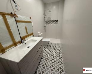 Bathroom of Flat for sale in Barakaldo   with Heating