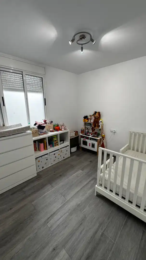 Habitación de Piso en venta en Torredembarra con Calefacción, Terraza y Horno